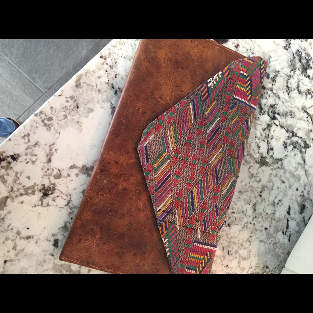 Beautiful handmade embroidered & leather clutch - Picture 5 of 5